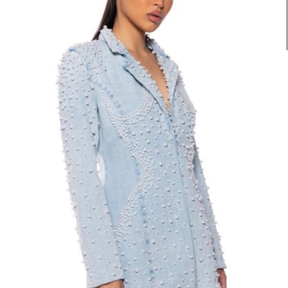 AKIRA Label Sit Pretty Pearl Embellished Blaze - Picture 1 of 4